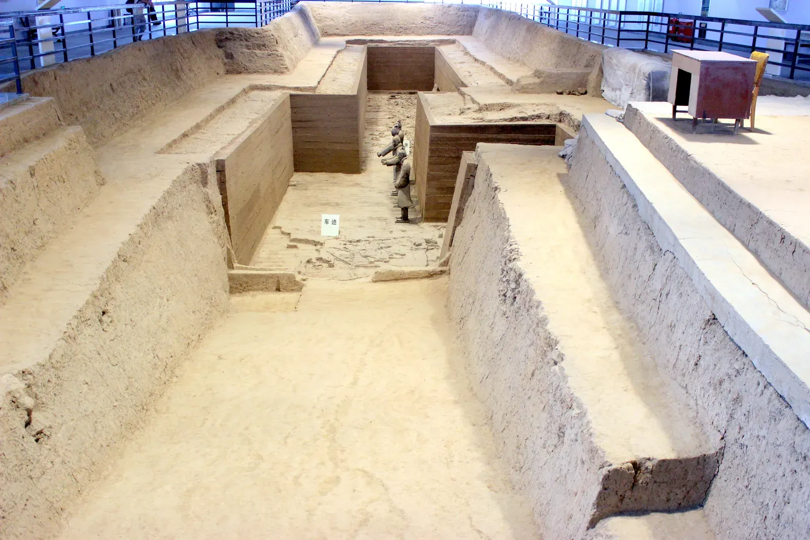#2 - The Disappearing Tomb of Qin Shi Huang, China's First Emperor (By Aaron Zhu, CC BY-SA 3.0)