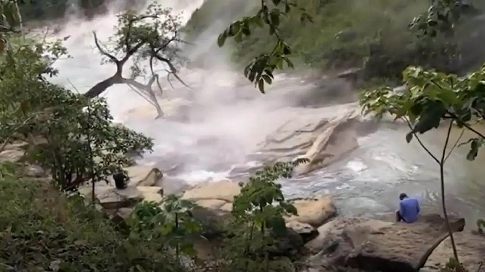 4. The Boiling River of the Amazon: Heat With No Explanation (By ANIMAL TUBE, CC BY 3.0)