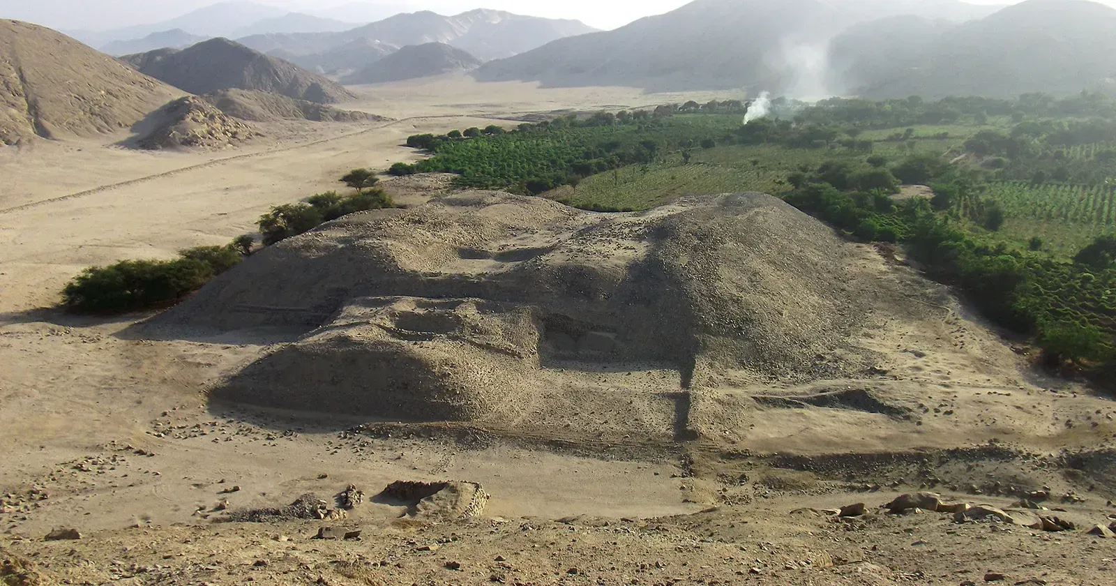 Sechín Bajo and the Forgotten Coastal Builders of Peru (Image Credits: Wikimedia Commons)