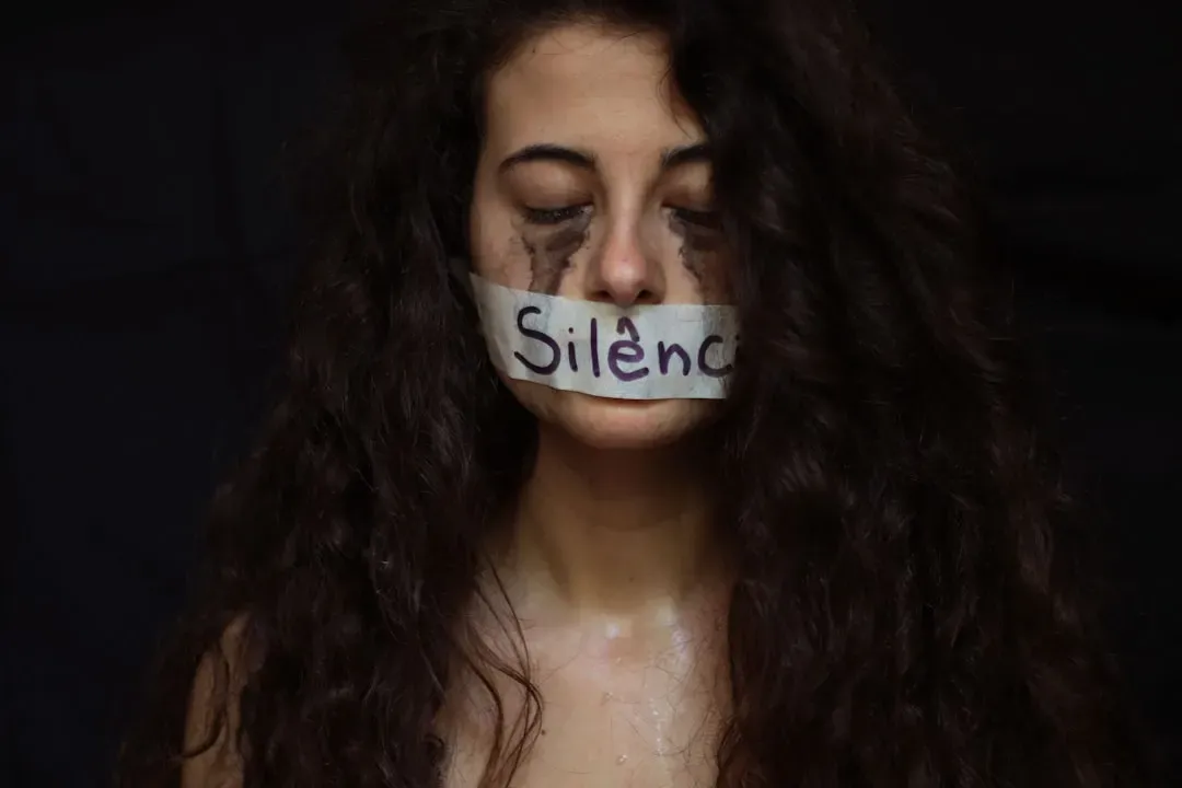 Silence Forces Your Brain to Fill In the Blanks (Image Credits: Unsplash)