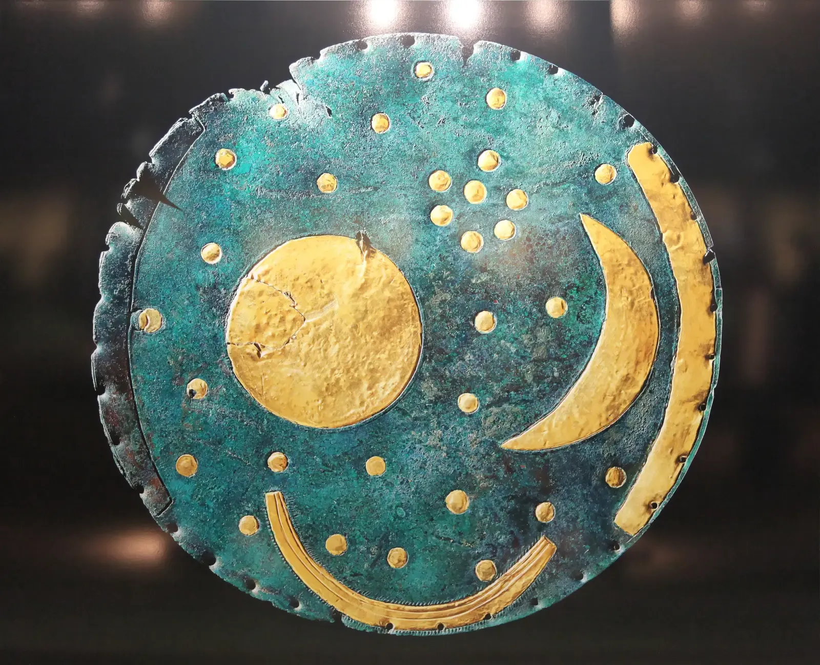 The Nebra Sky Disk: Bronze Age Star Map That Shouldn’t Be So Accurate (This image has been extracted from another file, Public domain)