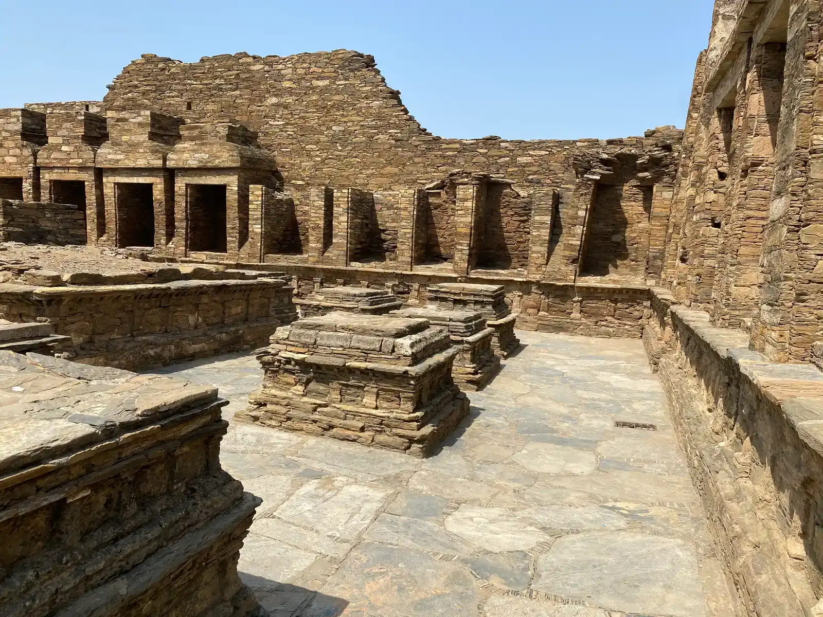 6. The Buddhist Monastery Libraries Destroyed During the Tang Persecutions (By Saadkhan12345, CC BY-SA 3.0)