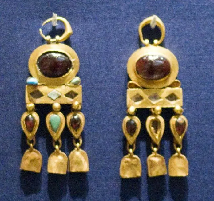 #10 - The Controversial "Electroplated" Parthian Jewelry (By Nickmard Khoey, CC BY-SA 2.0)