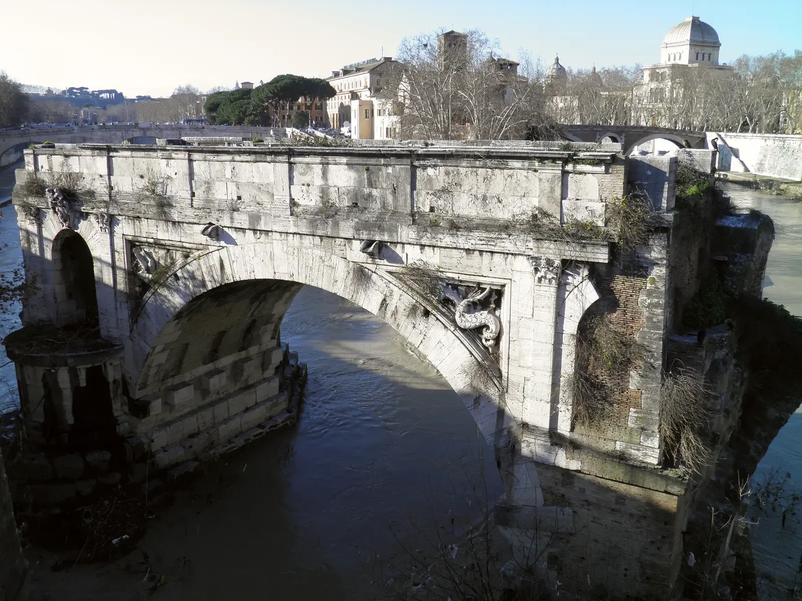 #4 - What Looked Like Sloppy Mixing Was Actually a Genius Repair System (Pons Aemilius, the oldest Roman bridge in Rome, Field of Mars (Campus Martius)Uploaded by Marcus Cyron, CC BY-SA 2.0)
