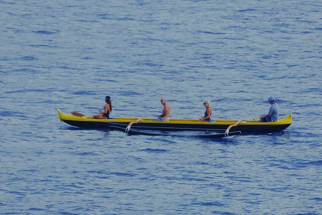 #11 - Pacific Obsidian And The Invisible Canoe Network (chumlee10, Flickr, CC BY-SA 2.0)