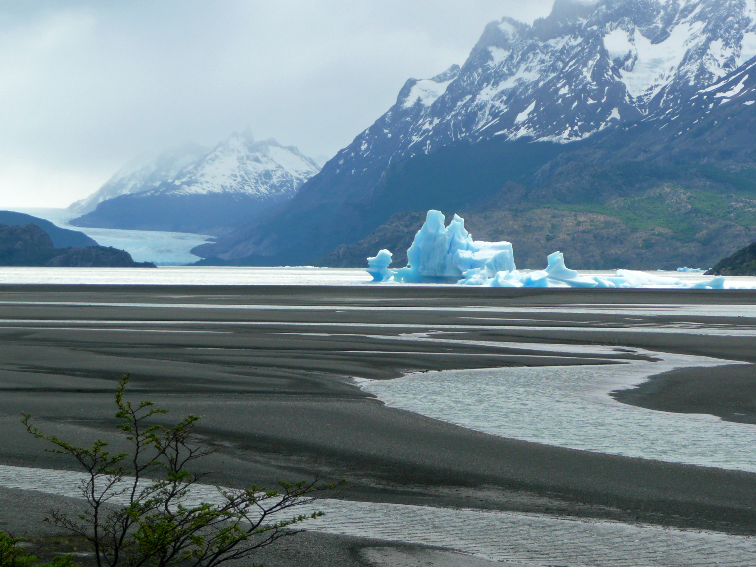 The Patagonian Yo-Yo Lake (Image Credits: Wikimedia)