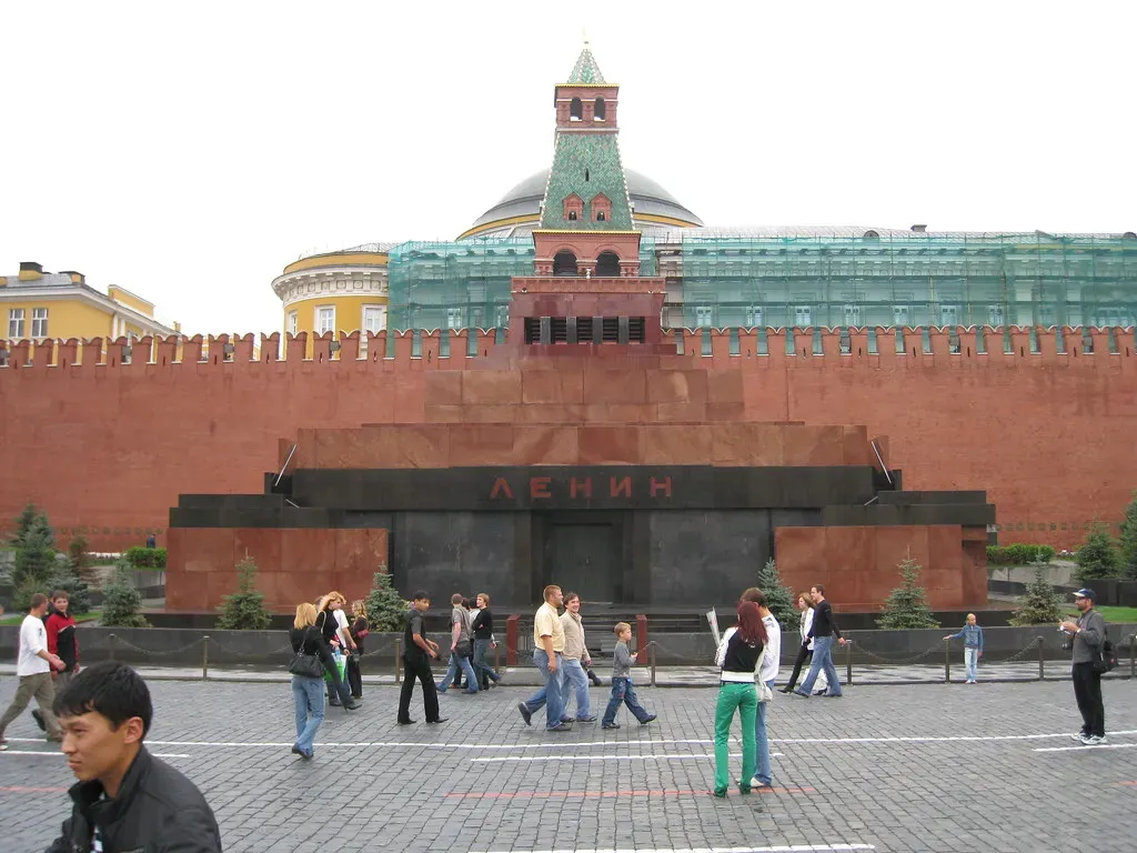 5. Vladimir Lenin’s Mausoleum: A Body That Refuses to Decay (Bernt Rostad, Flickr, CC BY 2.0)