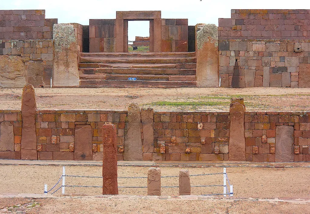 2. Tiwanaku and Puma Punku (Bolivia) – Precision Stonework That Mirrors Global Megalithic Craft (psyberartist, Flickr, CC BY 2.0)