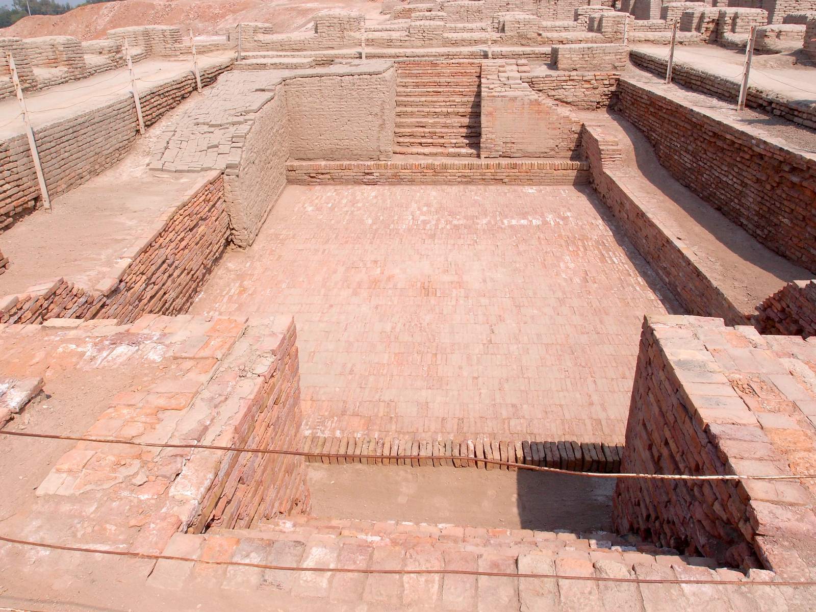 Mohenjo-daro: An Ordered City Without a Deciphered Voice (Image Credits: Wikimedia)