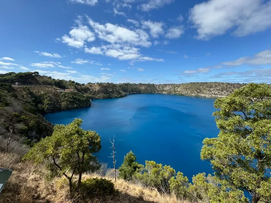 Blue Lake, Australia: A Seasonal Switch From Steel Grey to Cobalt (Image Credits: Pexels)