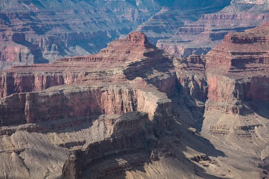 Rockfalls, Landslides, and the Canyon’s Ongoing Collapse (Image Credits: Pexels)