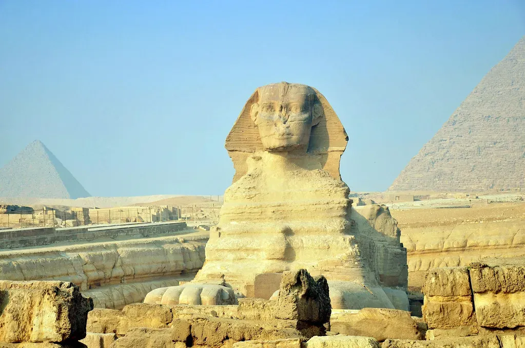 #20 – The Sphinx: From "Younger Than the Pyramids" to a Serious Debate (pyramidtextsonline, Flickr, CC BY 2.0)