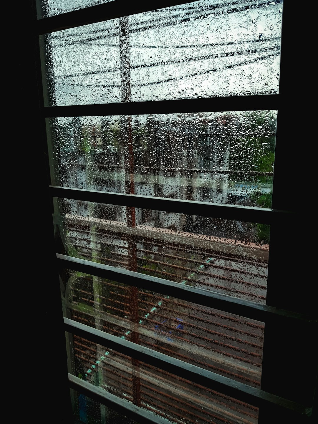 Sensitive Antennas: Cancer, Pisces, and the Pull of Pressure (Image Credits: Unsplash)