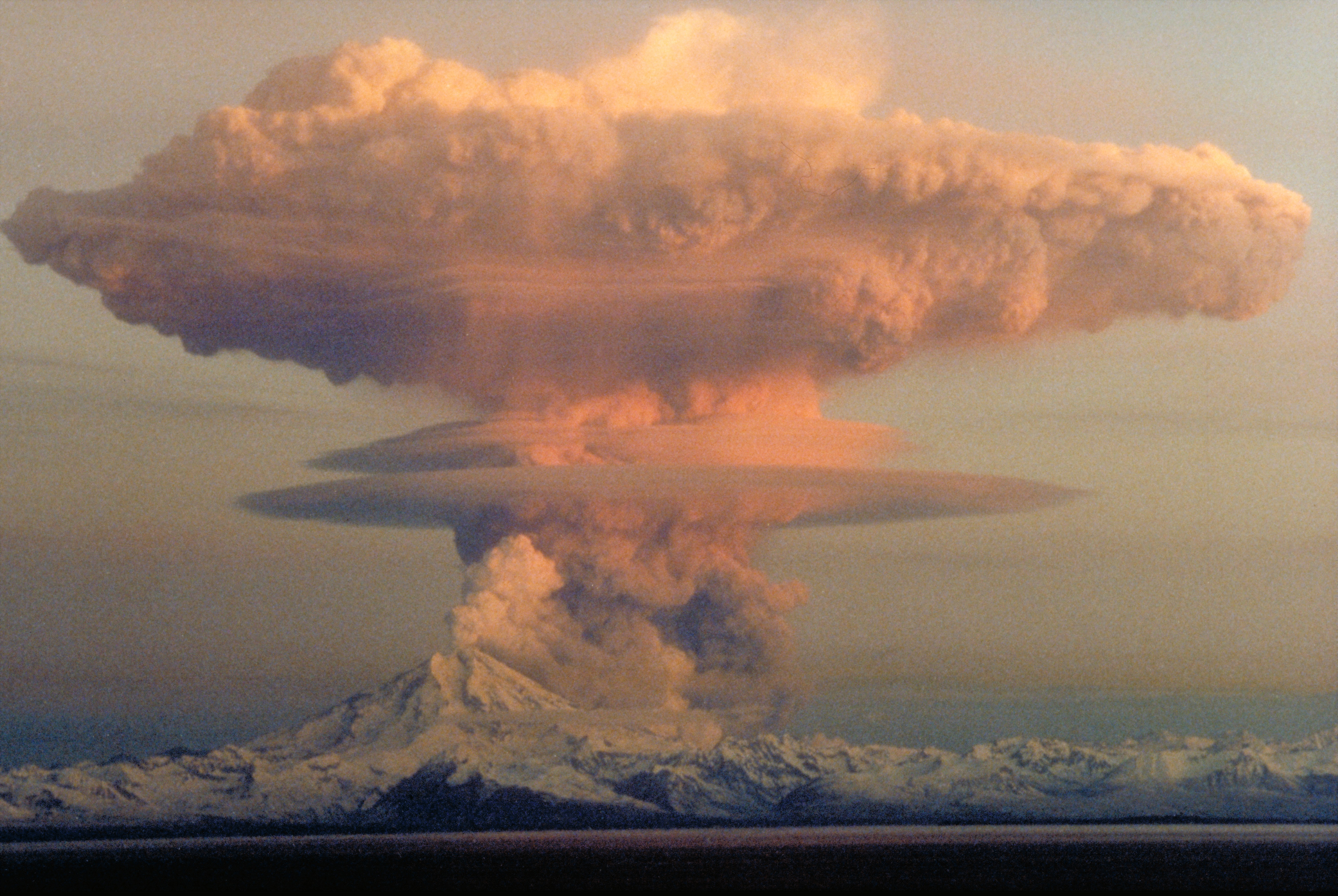 The Redoubt Volcano Discovery (Image Credits: Wikimedia)