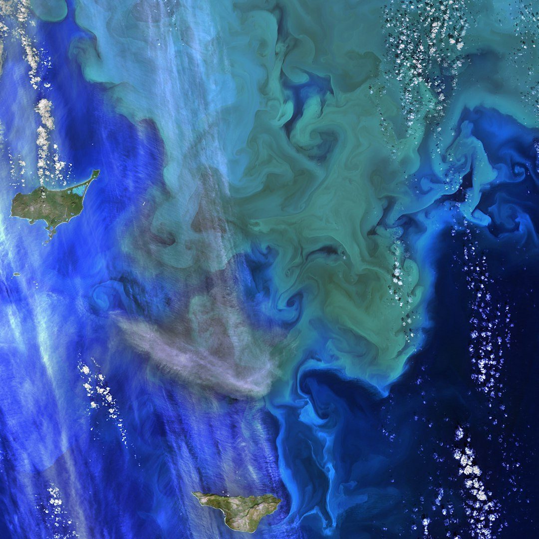 4. High-Tech Seafloor Mapping Is Redrawing the Search Map (Image Credits: Unsplash)