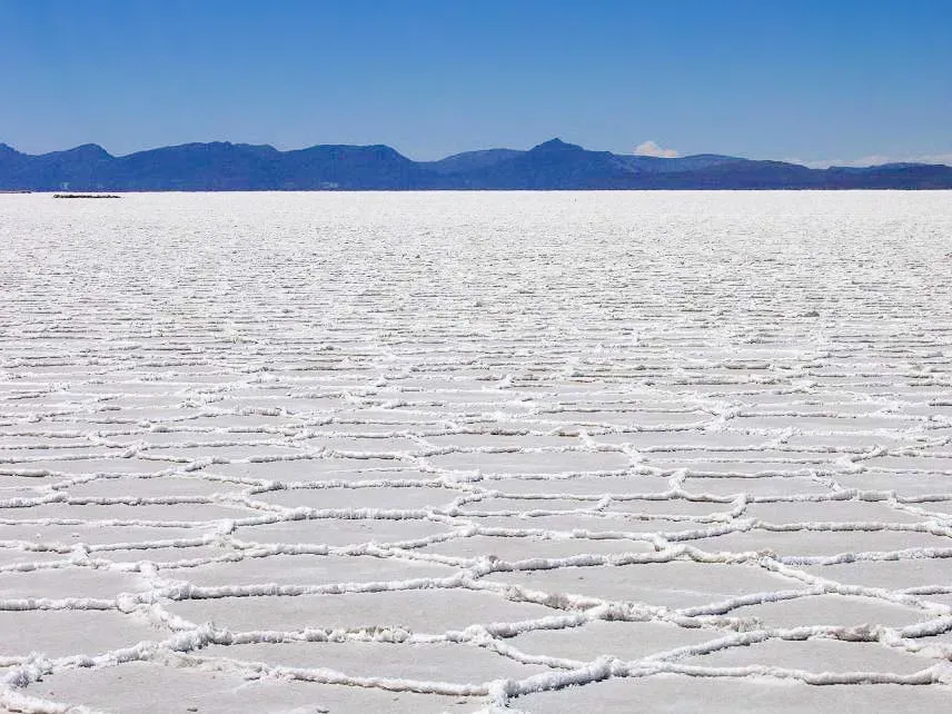 Salar de Uyuni, Bolivia: Walking on the World’s Largest Salt Mirror (By Anouchka Unel, FAL)