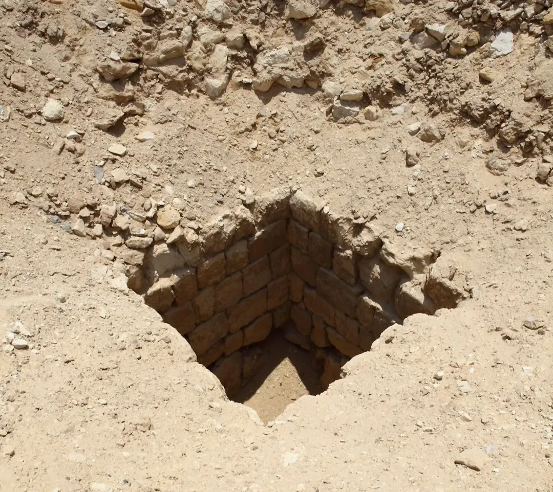 6. Booby Traps, Collapsing Shafts, and the Fear of Never Climbing Out (Image Credits: Unsplash)