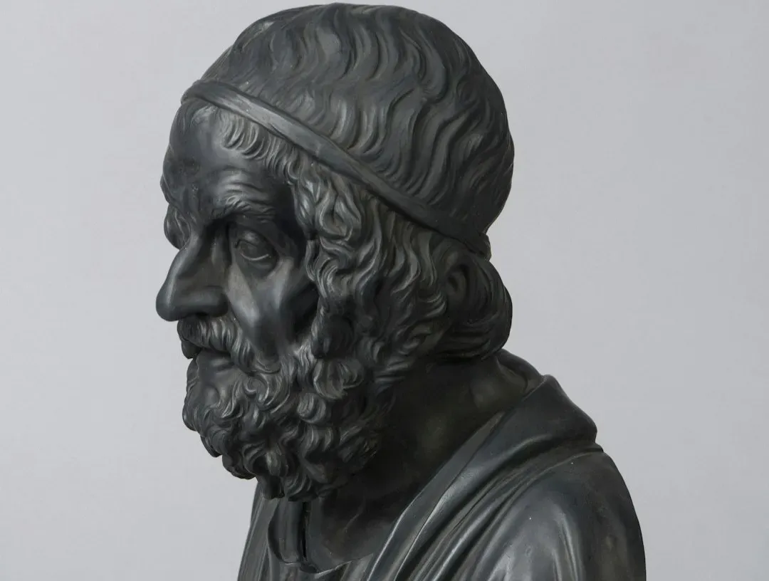 4. The True Author Behind the Name “Homer” (Image Credits: Unsplash)