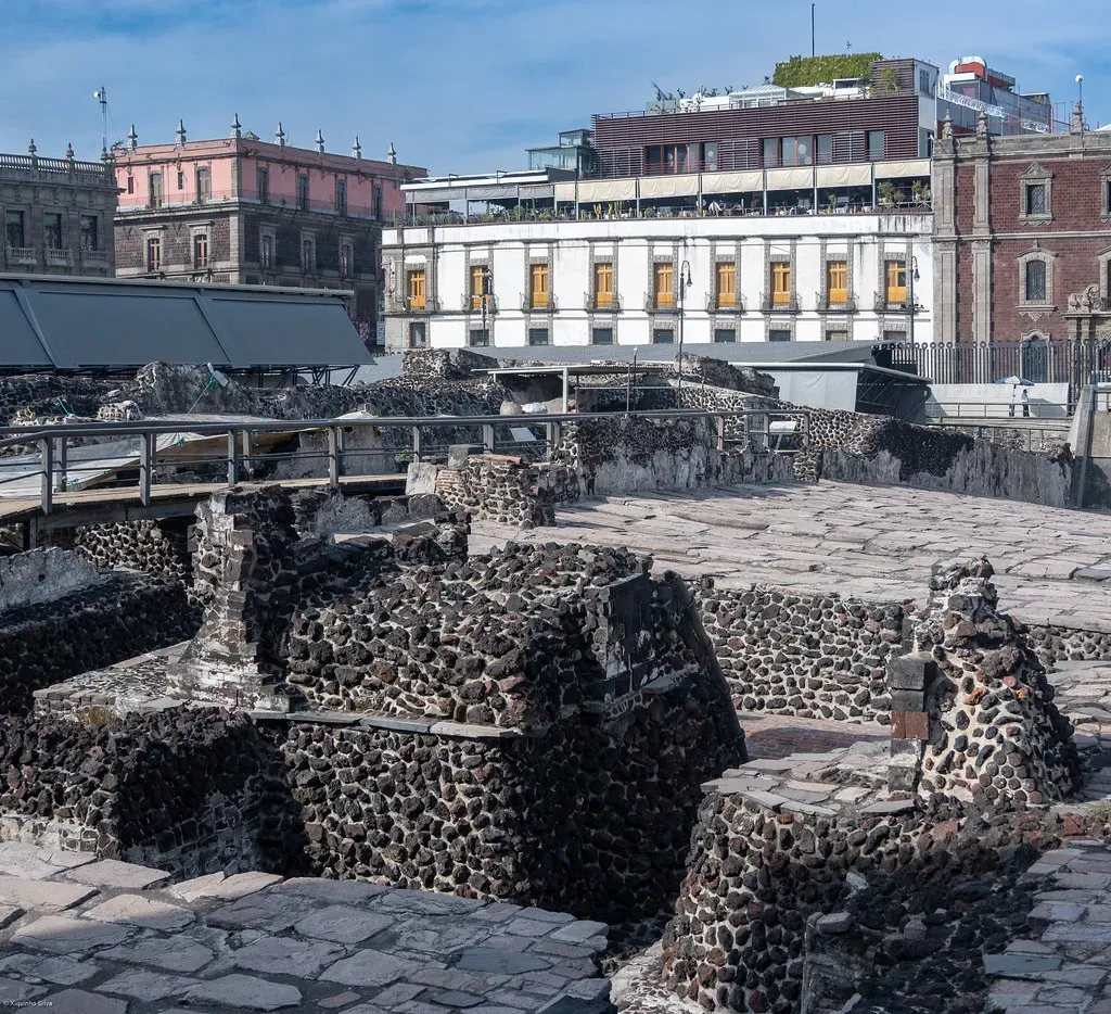 #11 - Mexico City's Spanish Cathedral Sitting Over (and Under) Tenochtitlan (xiquinhosilva, Flickr, CC BY 2.0)