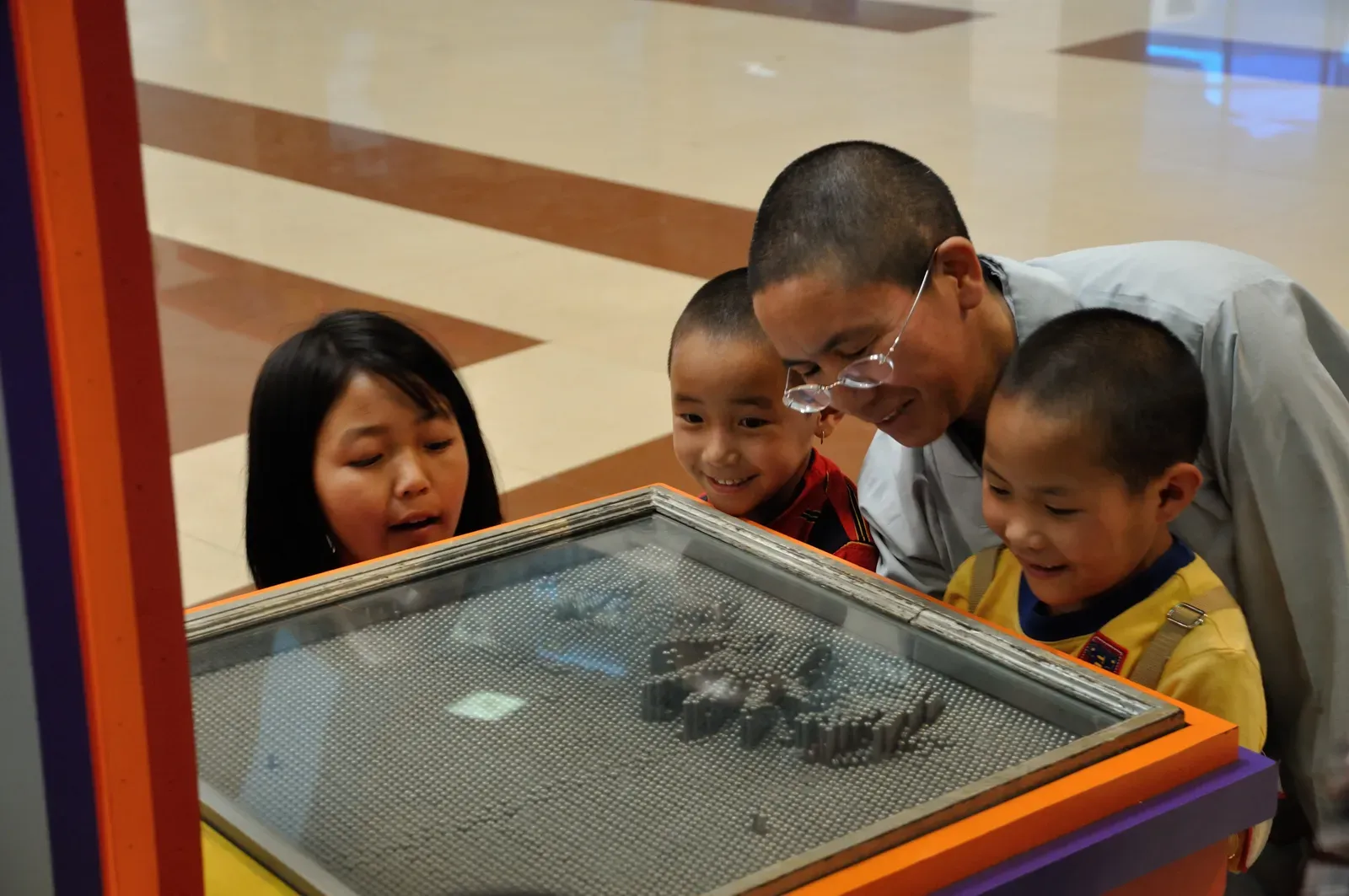 #9 - Museum Exhibits Kids Are Allowed to Touch, Tighten, and Repaint (By Biswarup Ganguly, CC BY 3.0)