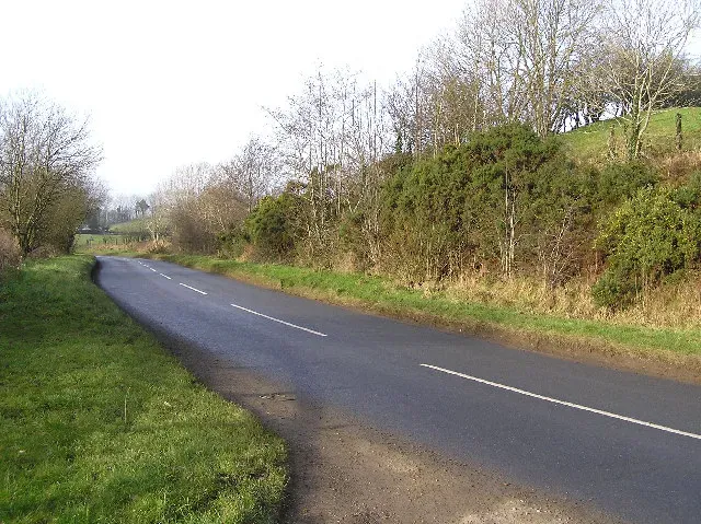 The Indian “Magnetic” Hill: Where Vehicles Climb the Road (Image Credits: Wikimedia)