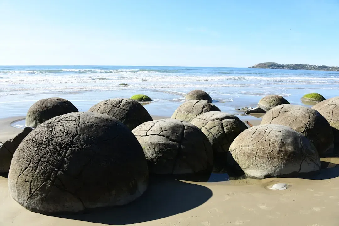 Moeraki Boulders: Spheres from the Sea (Image Credits: Unsplash)