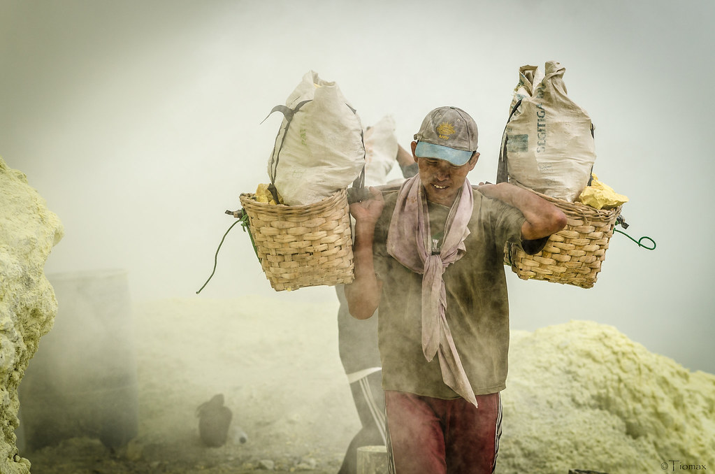 The Dangerous Reality of Mining Operations (Image Credits: Flickr)