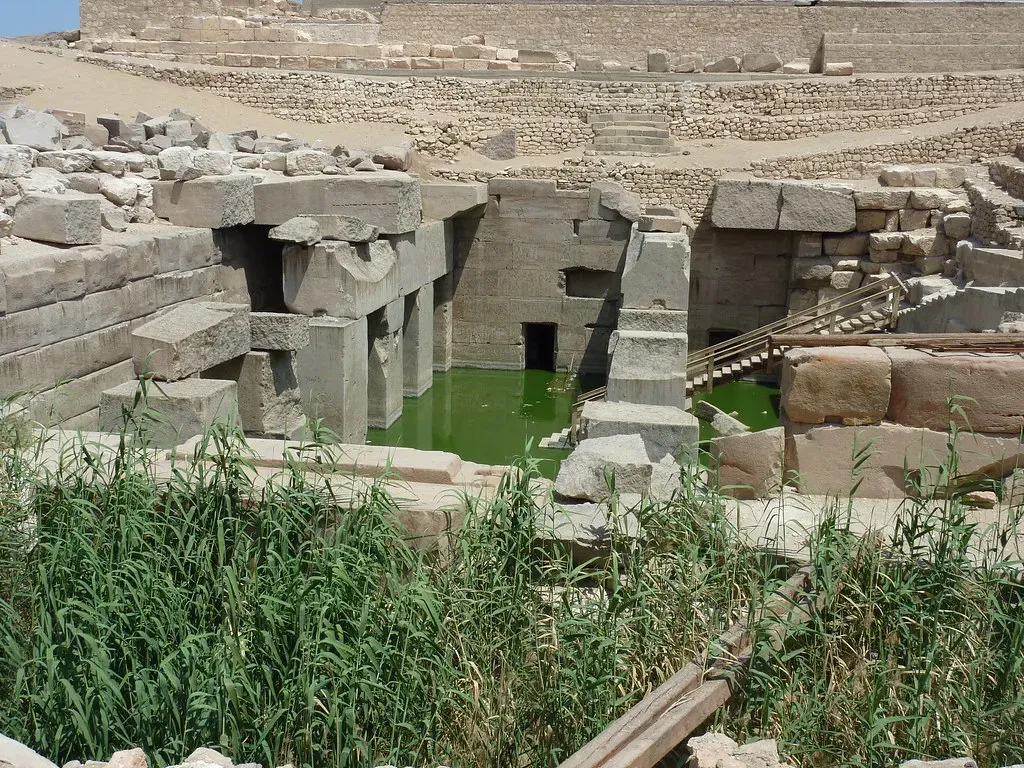 Osireion at Abydos, Egypt: Monolithic Precision in an Underground World (HannahPethen, Flickr, CC BY-SA 2.0)