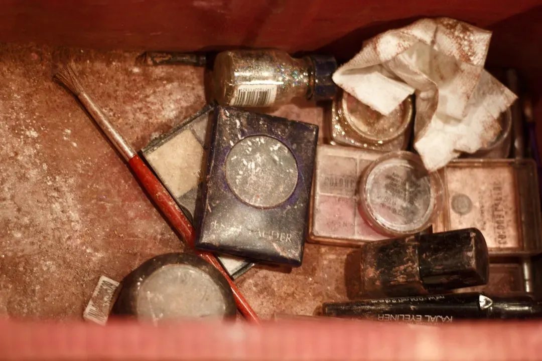 15. Long-Lost Evidence From Cold Cases (Image Credits: Unsplash)