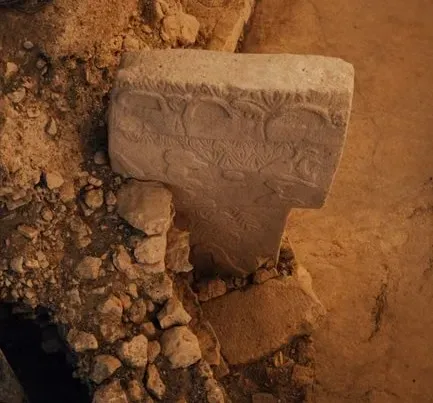 2. Sophisticated Carvings and Symbolism from Hunter‑Gatherers (Image Credits: Pexels)