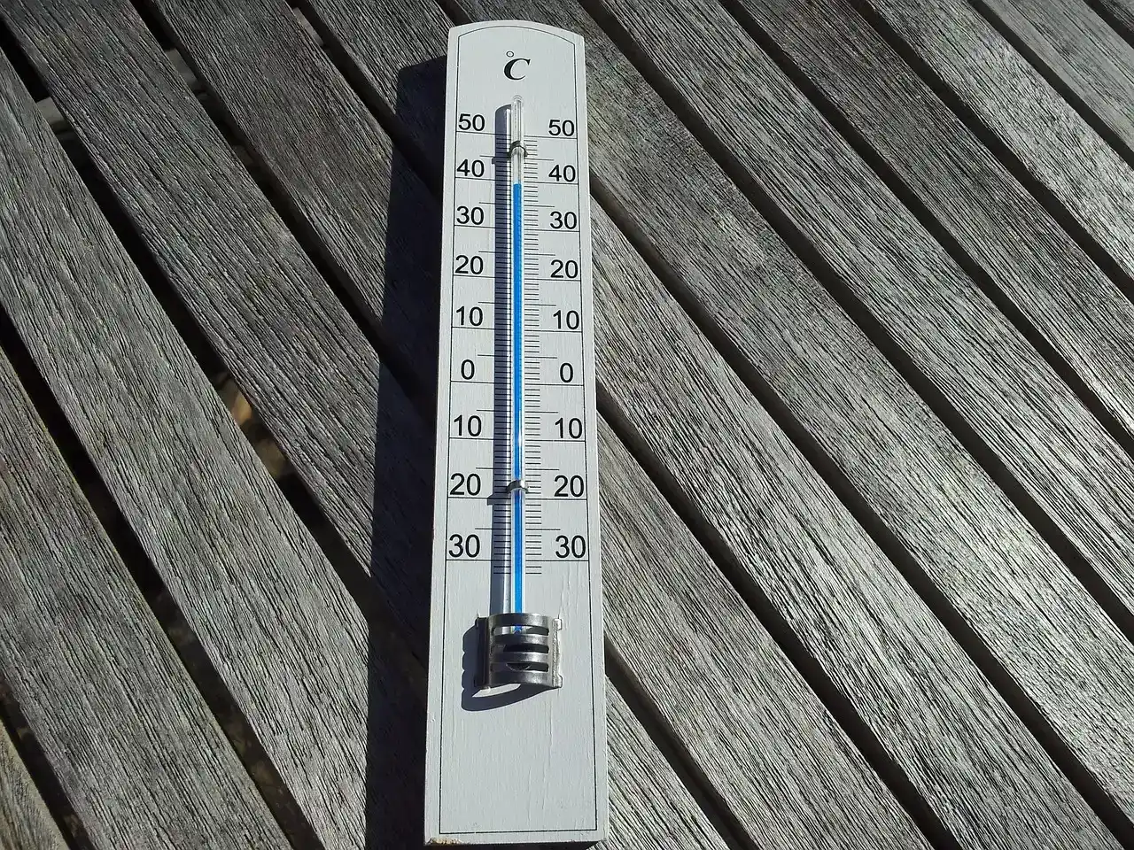 #5 - Temperature Drops (or Oddly Spikes) Just Before Onset (Image Credits: Pixabay)