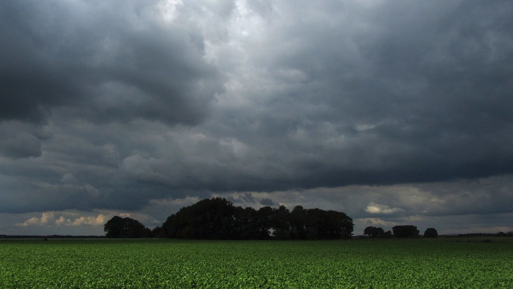 Supercell and Derecho Storm Effects (Image Credits: Flickr)