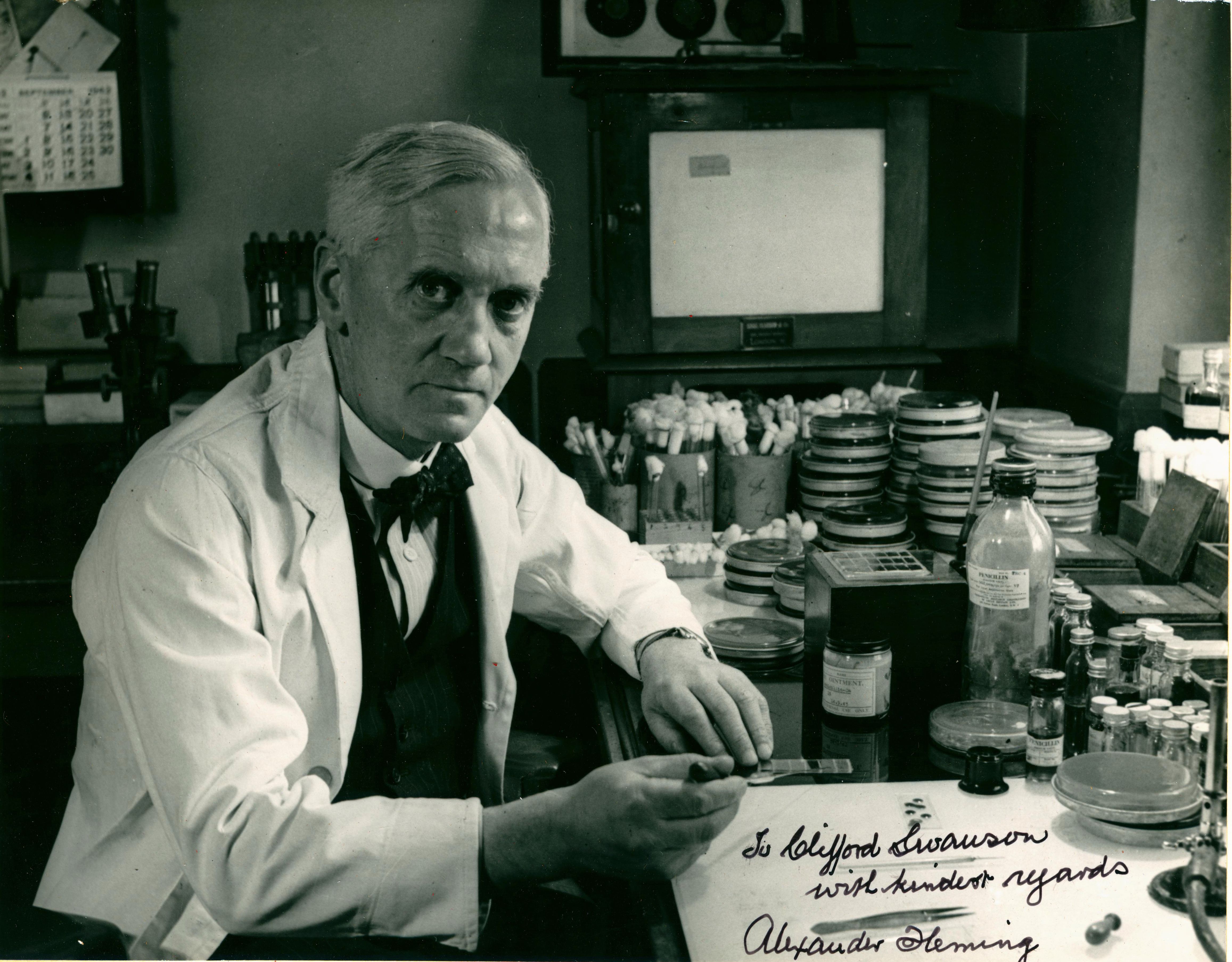 Penicillin: When Contamination Became a Miracle (Image Credits: Wikimedia)