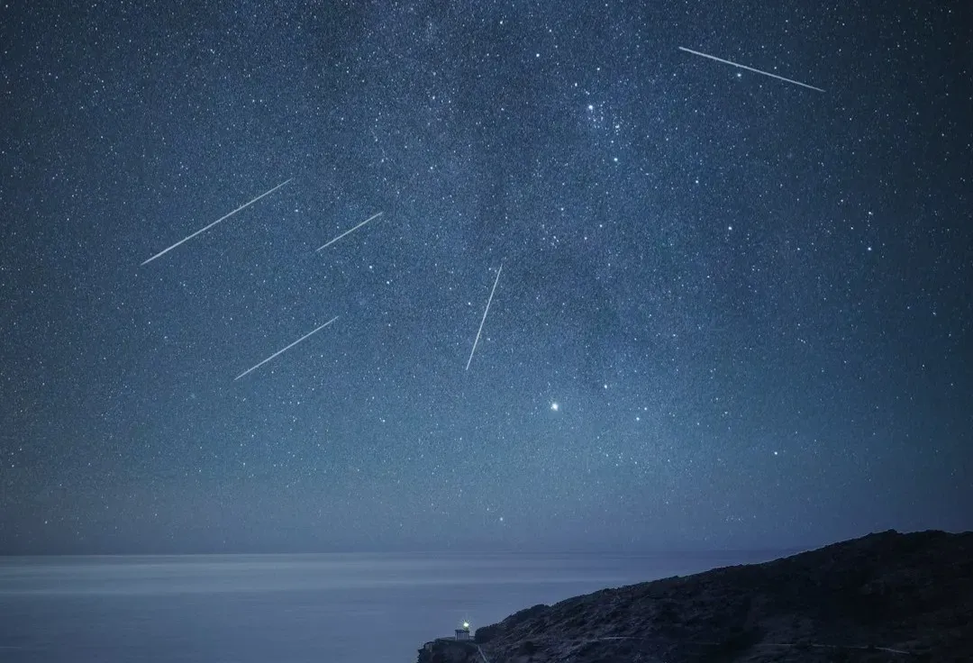 Bright, Long-Duration Fireball or Bolide (Image Credits: Unsplash)