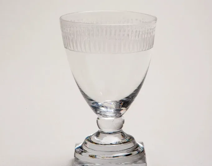 4. Glass: The Solid That’s Not Really Playing By Solid Rules (Image Credits: Rawpixel)