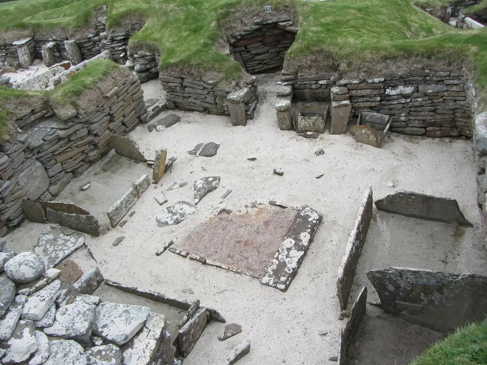 Skara Brae: Stone Homes Facing the Storms of Orkney (By Archaeology Scotland, CC BY-SA 4.0)