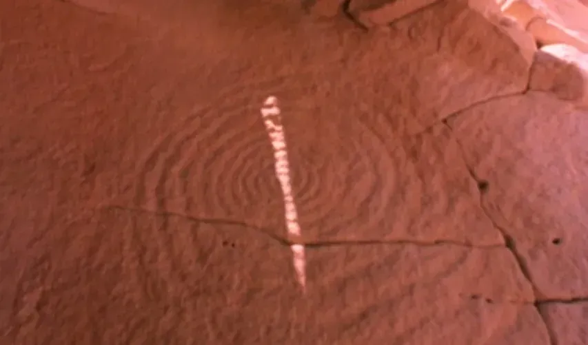 2. The “Sun Dagger” Also Tracks a Rare 18‑Year Lunar Cycle (Image Credits: Wikimedia)