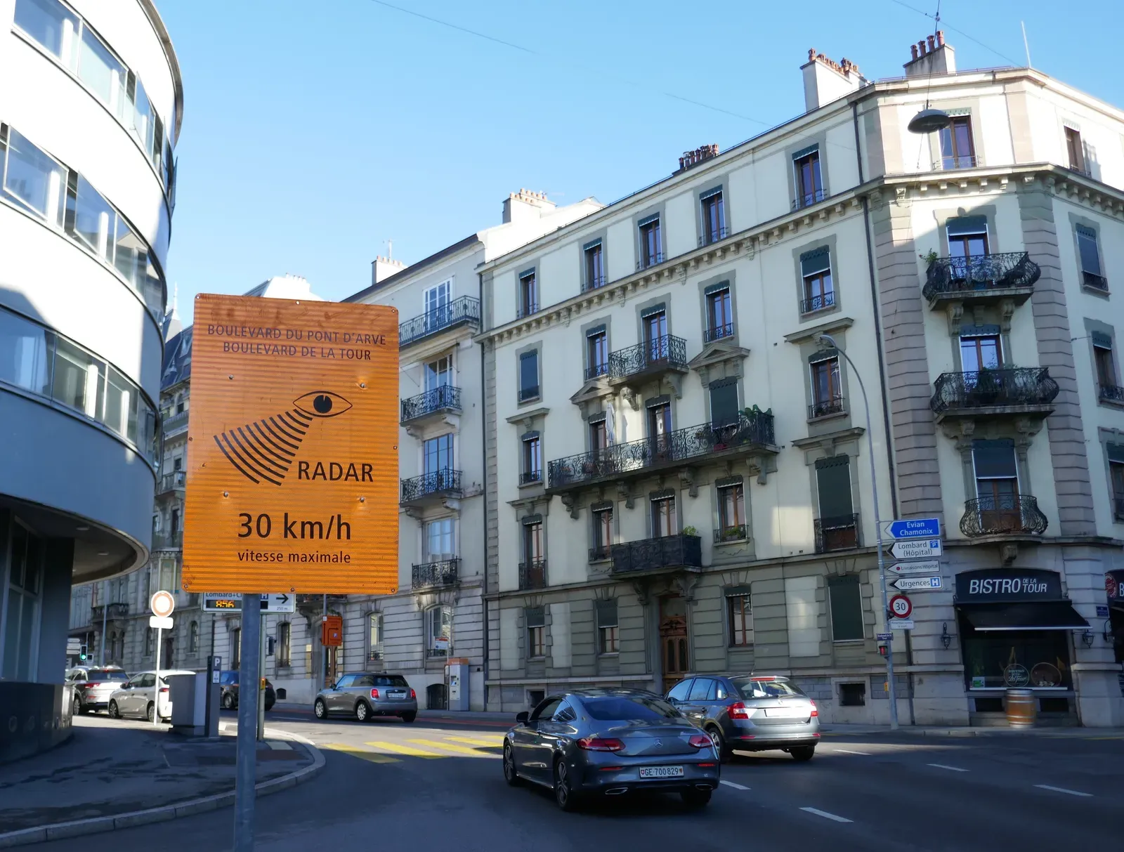 Traffic Noise: The Constant Roar Your Brain Treats as a Threat (Image Credits: Wikimedia)