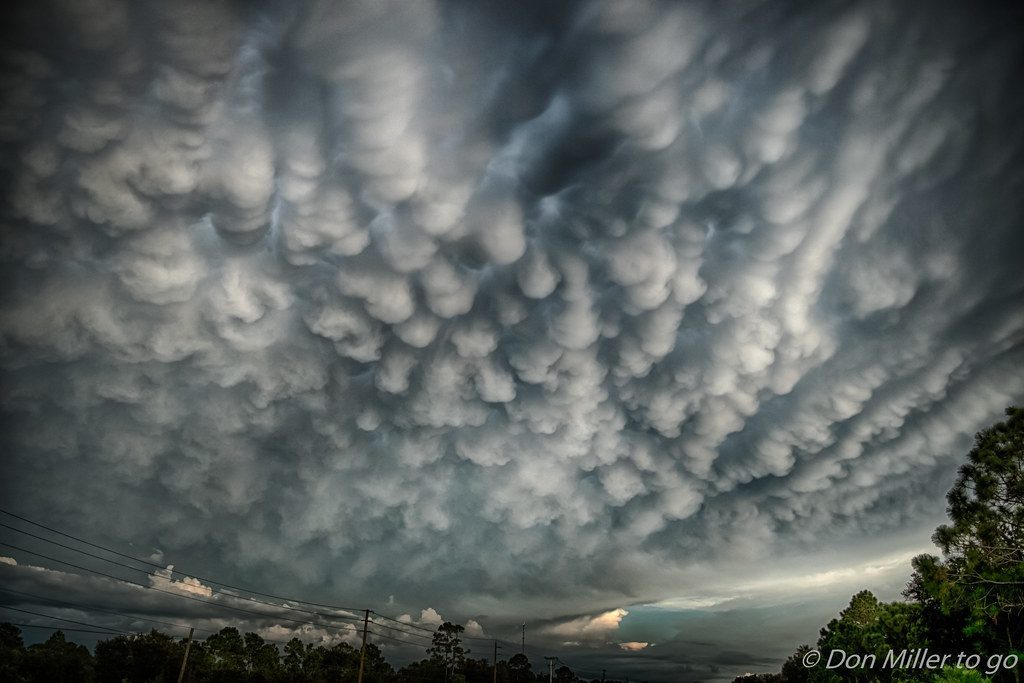 Mammatus Clouds: Nature's Bubble Wrap in the Sky (Image Credits: Flickr)