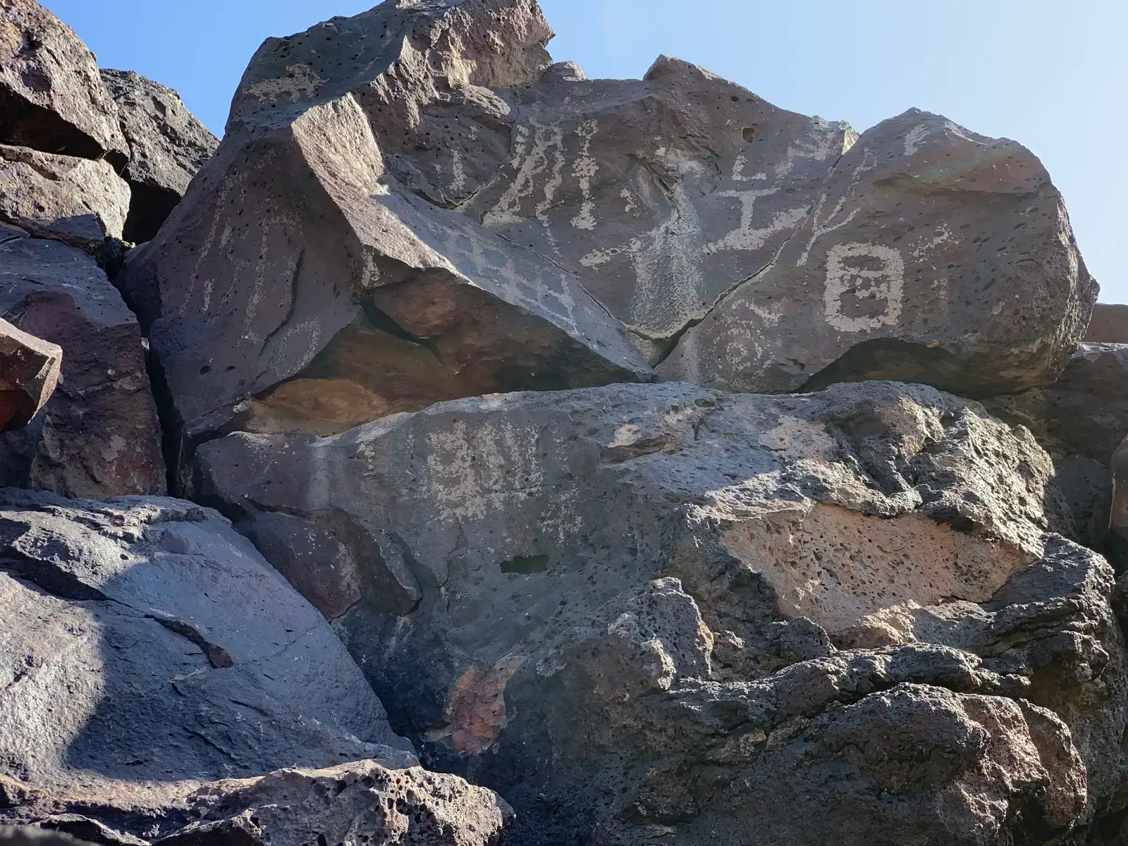 #8 - The Glider Shapes Hiding in North American Petroglyphs (By Mike Baird, CC BY 2.0)