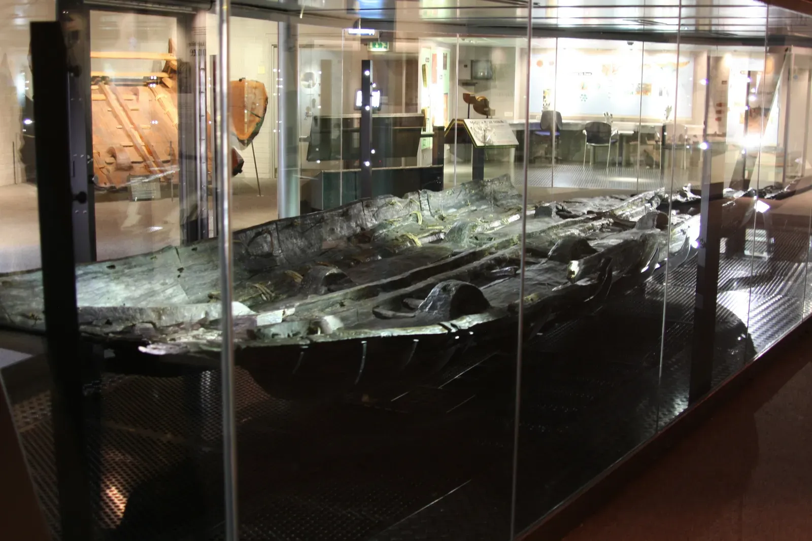 #11 - The Dover Bronze Age Boat: "Too Advanced" for Pre-Iron Age Britain (By Hiyotchi, CC BY-SA 4.0)