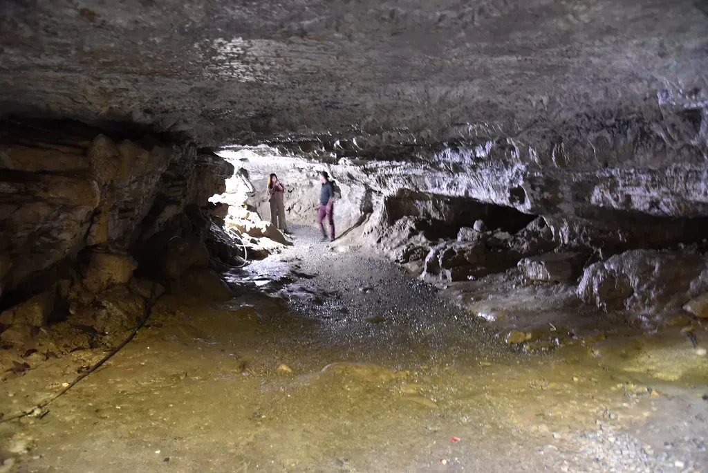 5. Mahendra Gufa–Type Caverns, South Asia – Temples Beneath the Mountains (shankar s., Flickr, CC BY 2.0)