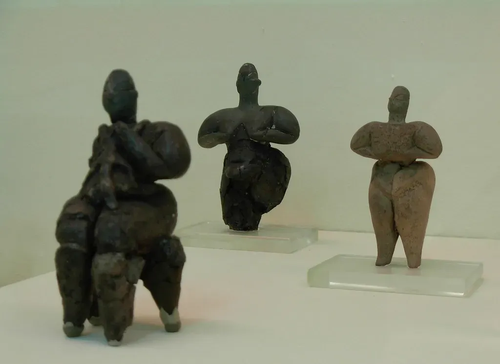 #9 - "Neolithic Goddesses": From Mother Deities to Possible Everyday Figurines (brewbooks, Flickr, CC BY-SA 2.0)