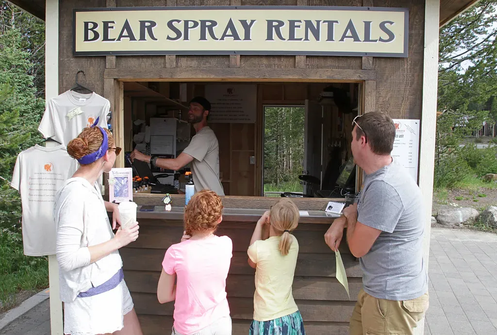 Bear Spray: How to Carry It, When to Use It, and What It Really Does (Image Credits: Flickr)