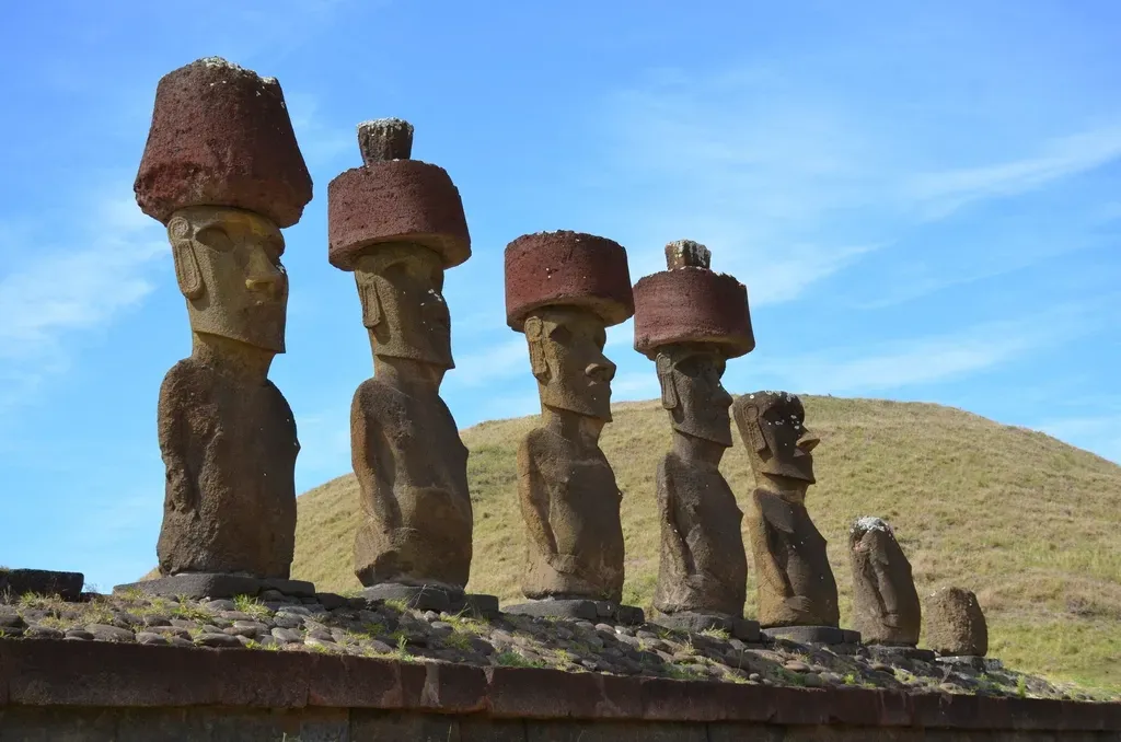 The Rapa Nui Builders of Easter Island’s Moai (Image Credits: Rawpixel)
