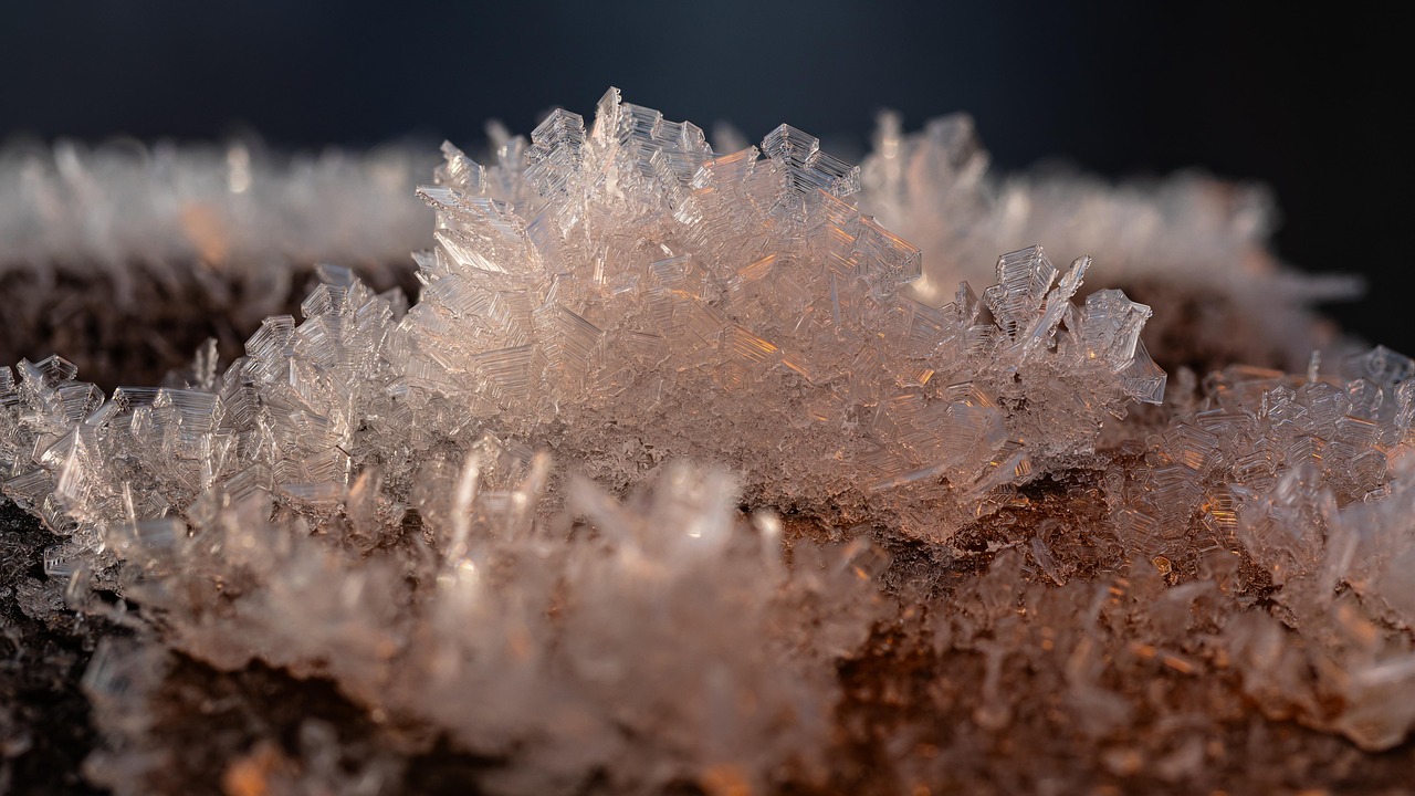 Related Ice Phenomena and Formations (Image Credits: Pixabay)