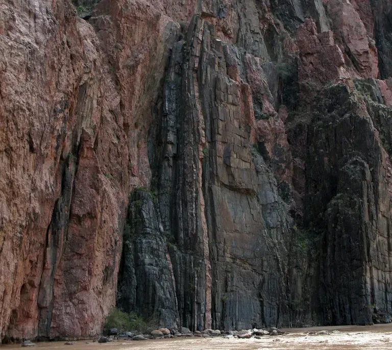 What lies below: a shattered record of a lost mountain range (Image Credits: Flickr)