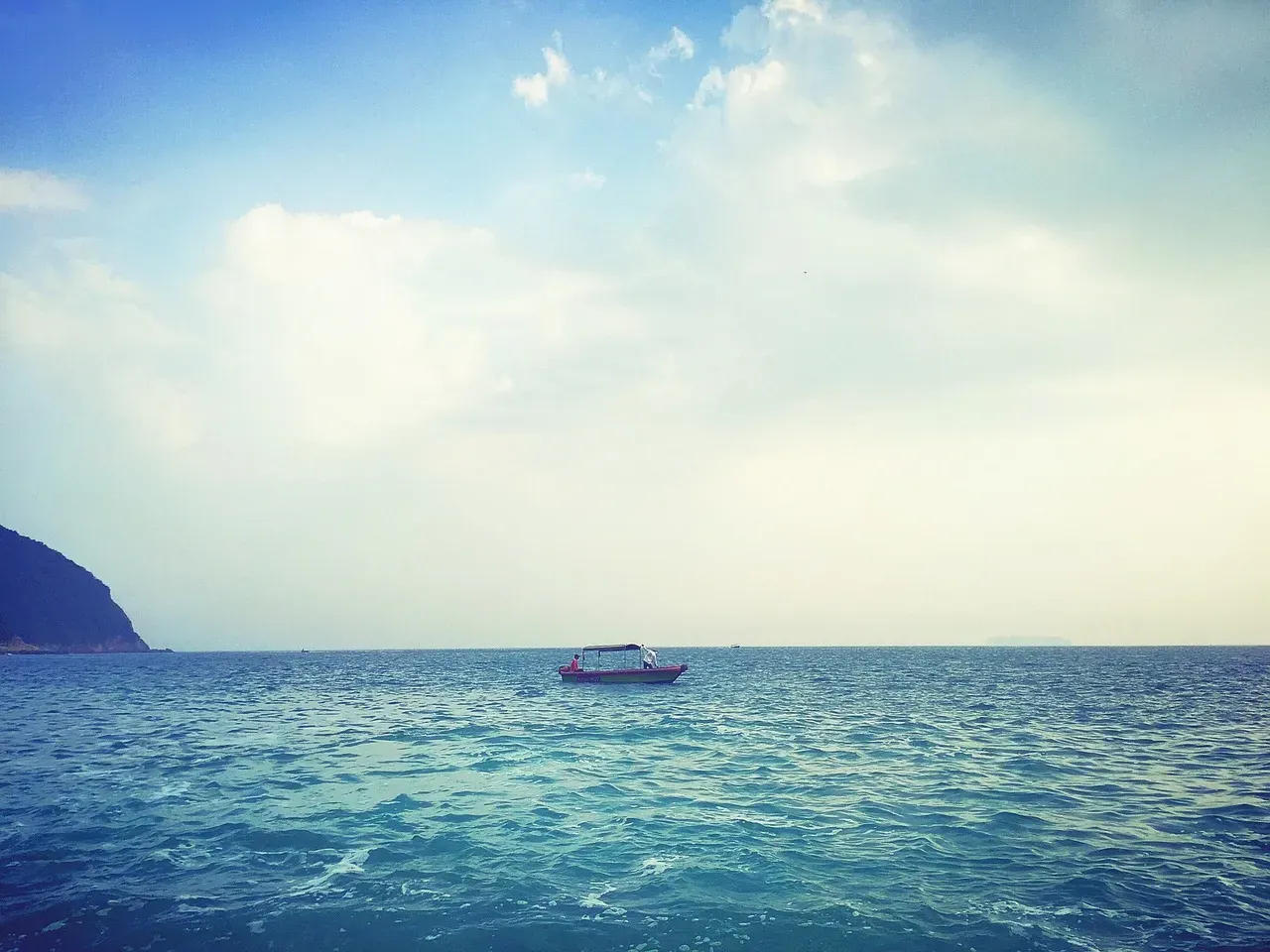 How Earth’s Heat and Plate Tectonics Shape Ocean Salinity (Image Credits: Pixabay)