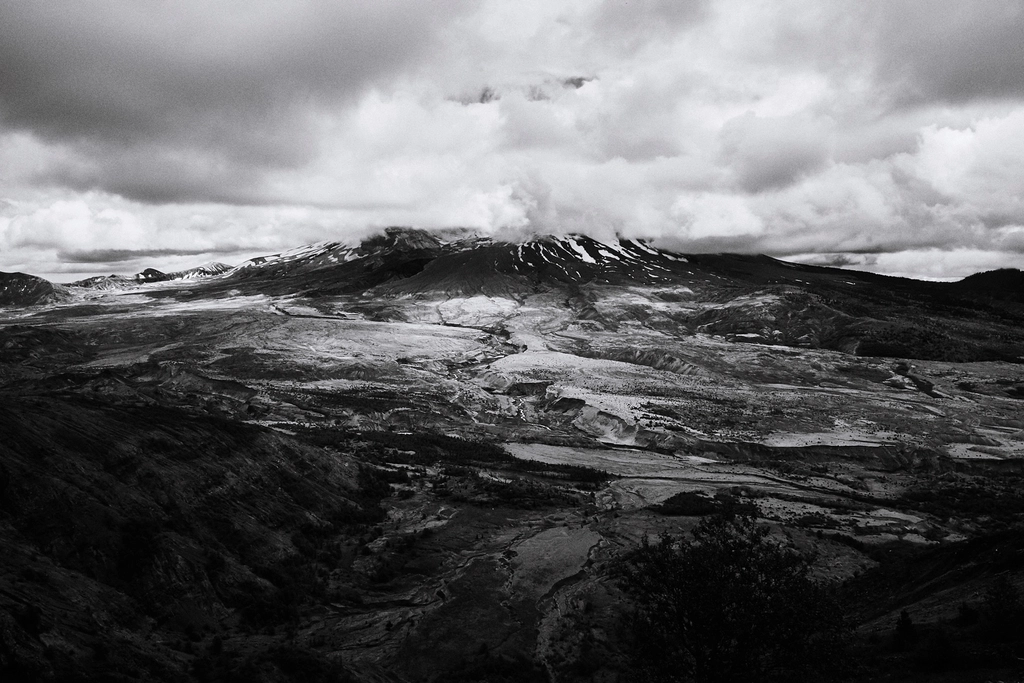 The Hidden Clues: Mount St. Helens, Washington (Image Credits: Rawpixel)