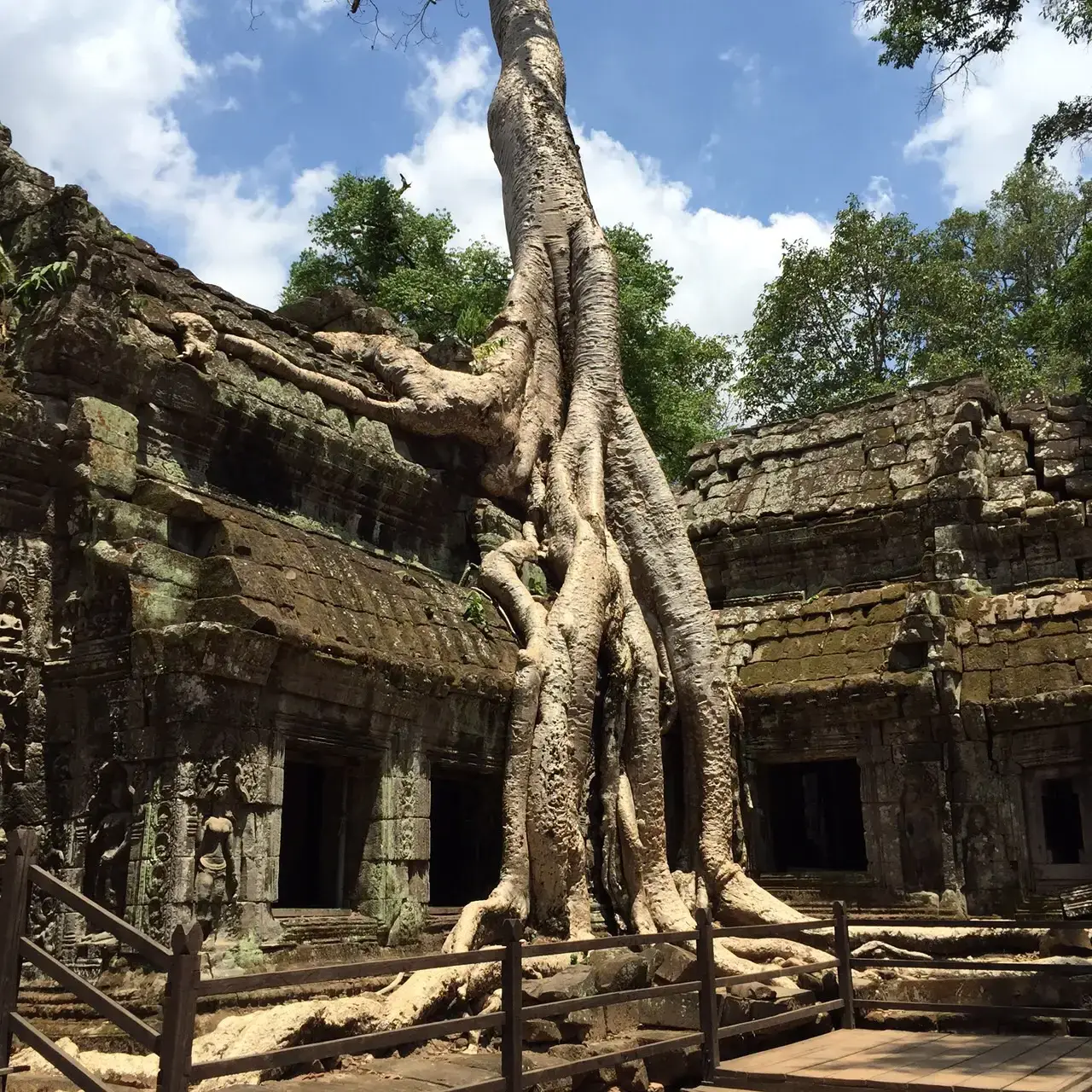 Mahendraparvata, Cambodia: The Vanished City On The Mountain (By ::::=UT=::::, CC BY-SA 3.0)